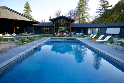 5 Reasons to Choose a Custom Pool for Your Home