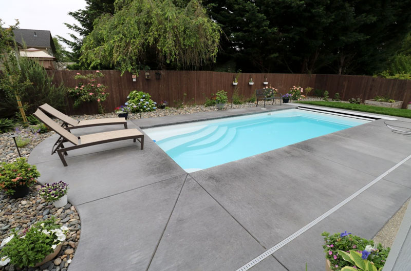 Blog: How to choose the right swimming pool for your backyard