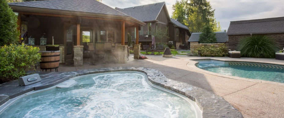A cocktail pool